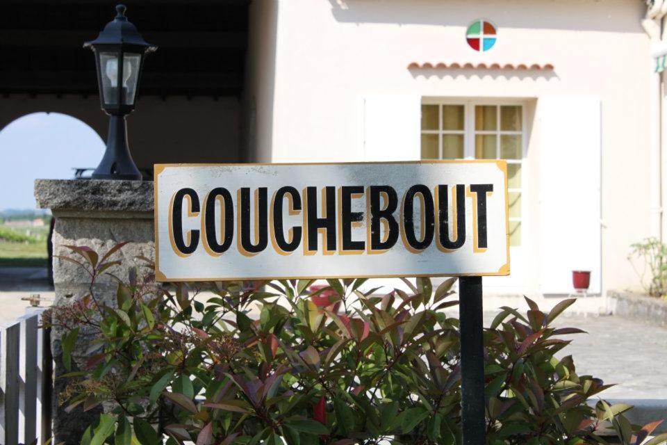 Chateau Couchebout Bed and Breakfast Pugnac Exterior foto